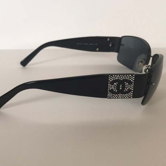 Chanel sunglasses - Picture 2 of 8